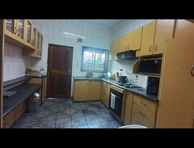 4 BEDROOM HOUSE FOR SALE IN KHARWASTAN